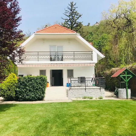 Вилла 5 Bedroom Very Close To Balaton Балатонкенезе