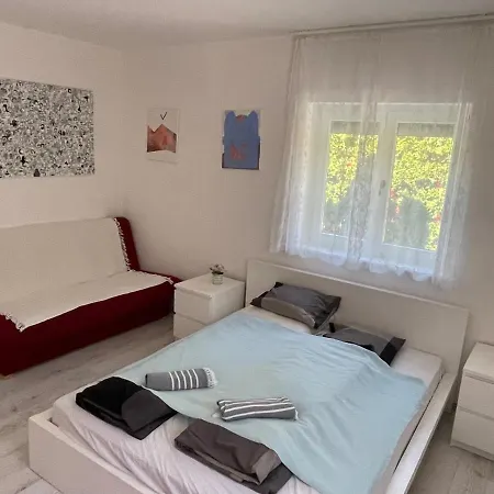 5 Bedroom Very Close To Balaton * Балатонкенезе